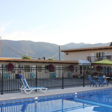 Flamingo Motel Penticton Exterior photo