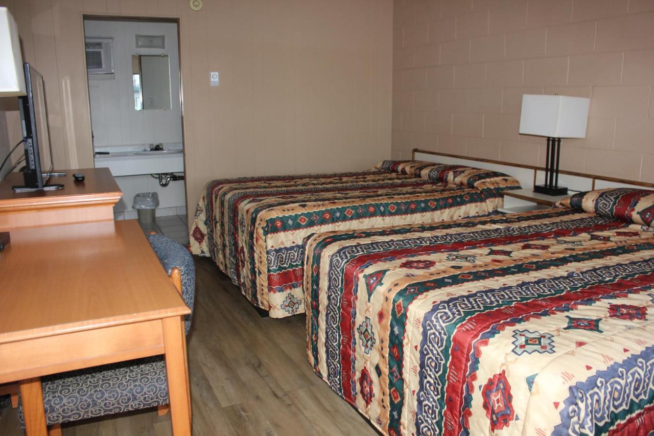 Flamingo Motel Penticton Exterior photo